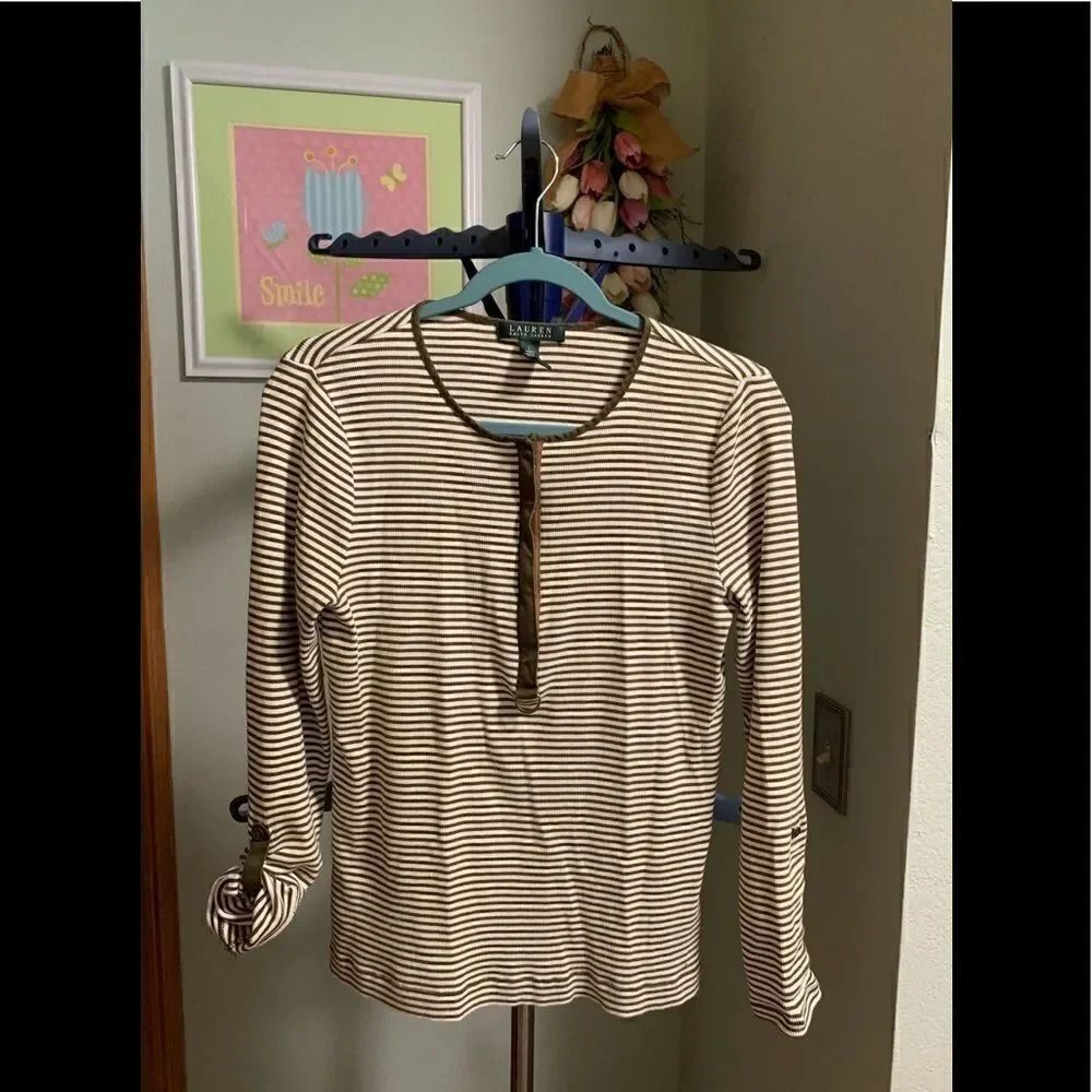 Lauren Adjustable Sleeves Green& White Top #107
